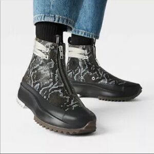 Converse Run Star Hike Hi Snakeskin Platform Sneaker Size 6.5 Women‎